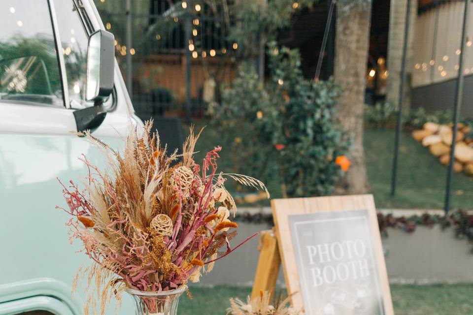 Kombi decorada para casamento