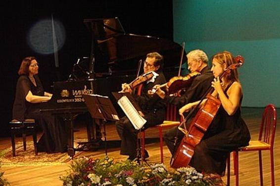 Estúdio Musical Carmen Sylvia