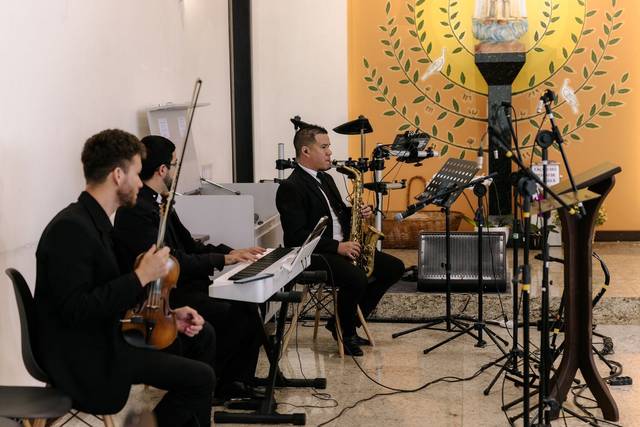 Trio/sax, violino, teclado