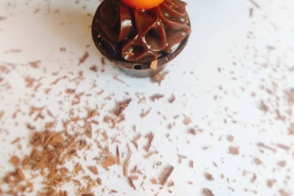 Brigadeiro belga com physalis