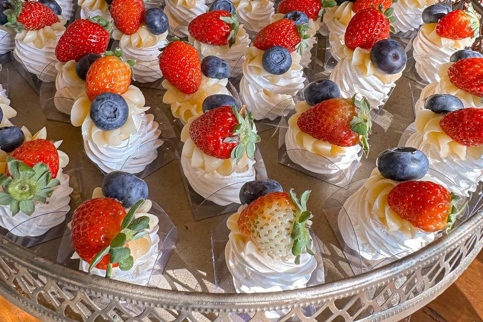 Mini pavlova