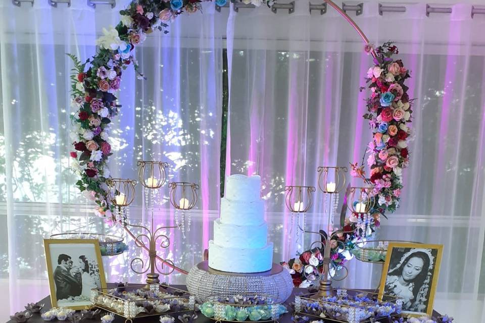 Mesa de noiva com arco inclusa