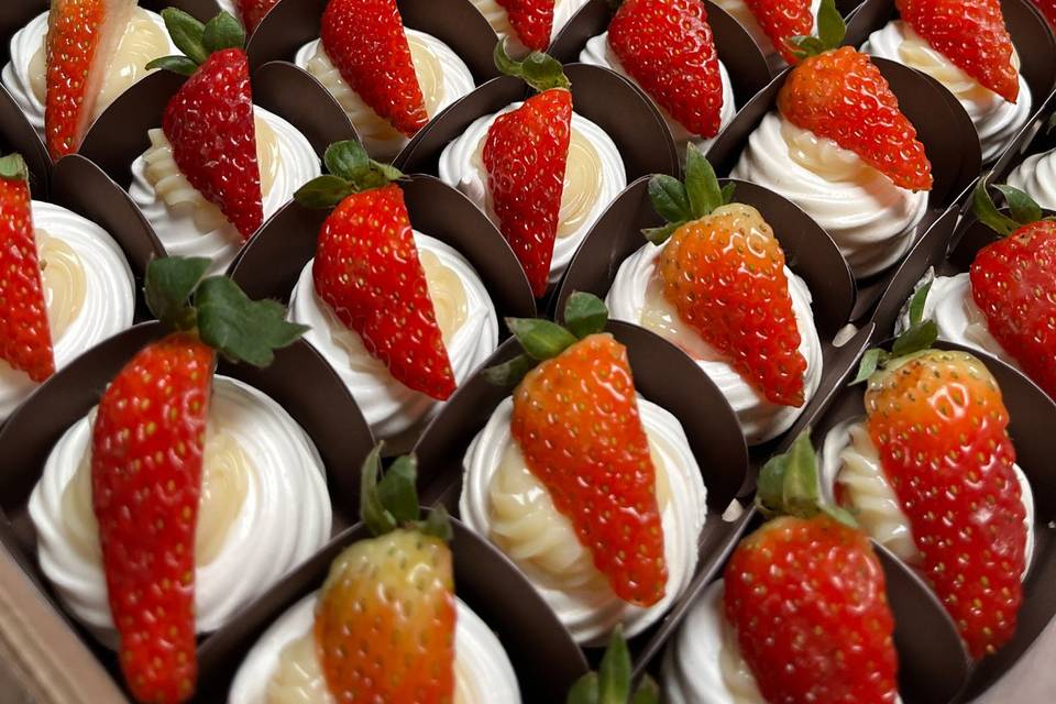 Mini pavlovas morangos