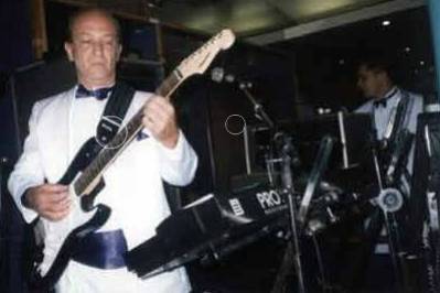 Guitarra e teclado