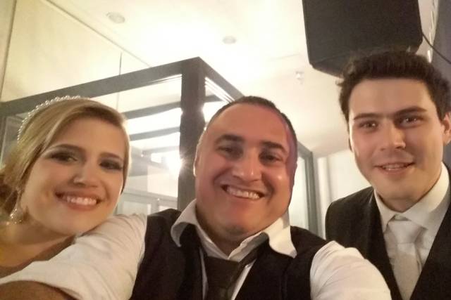 Selfie com os noivos!