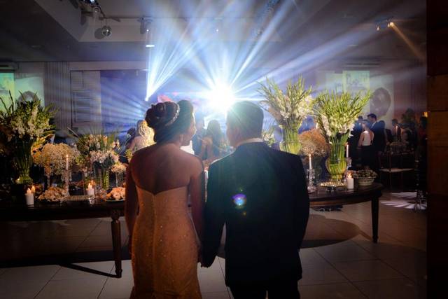 Recebendo os noivos!