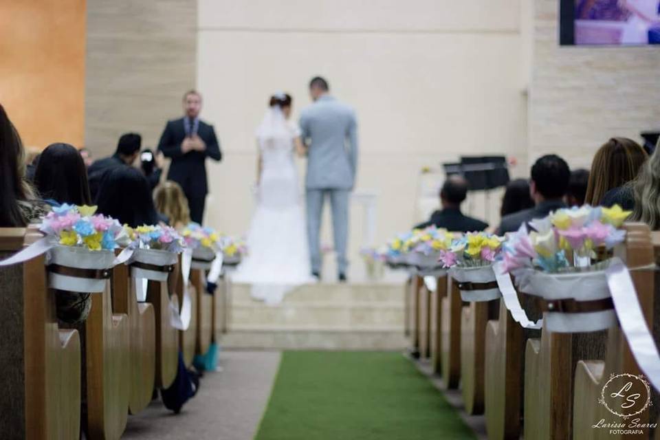 Casamento na igreja noivinhos