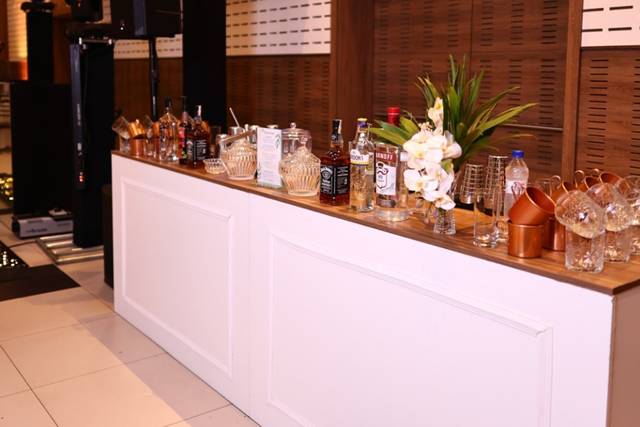 FourShots Bartender