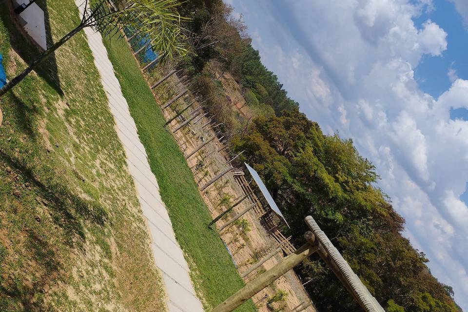 Caminho gramado
