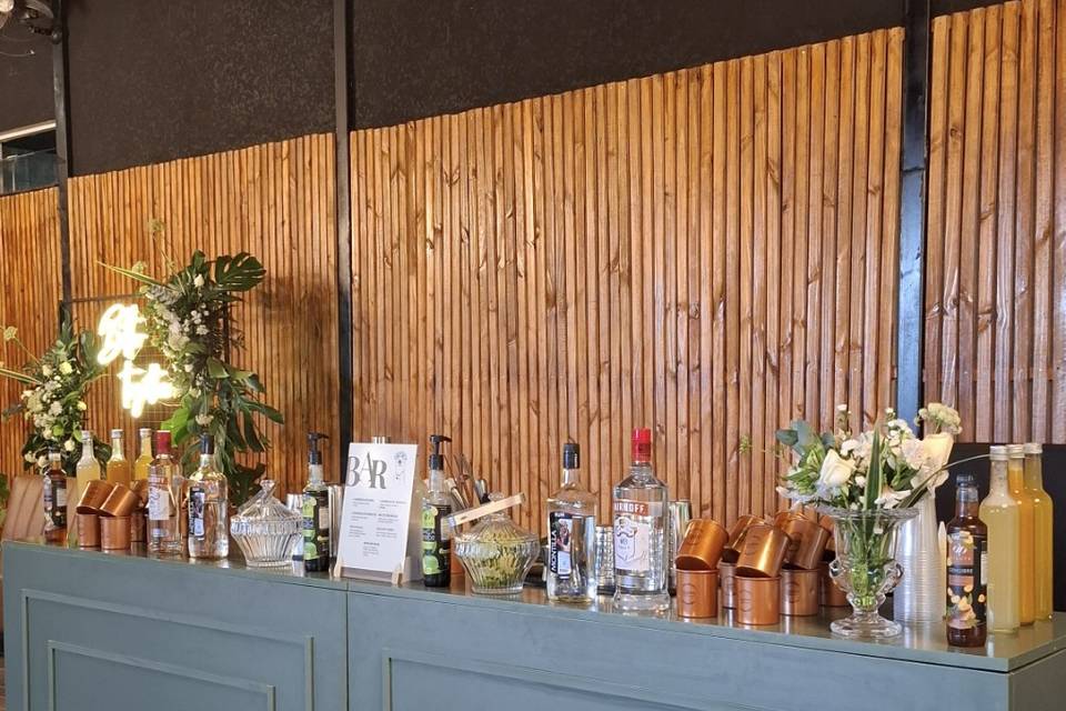 FourShots Bartender