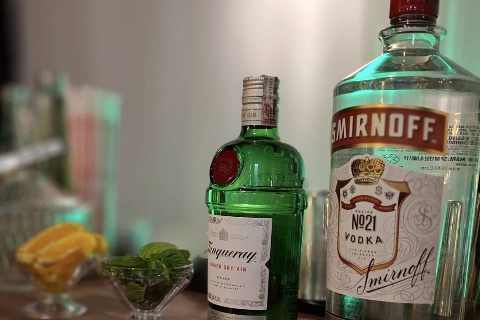 FourShots Bartender