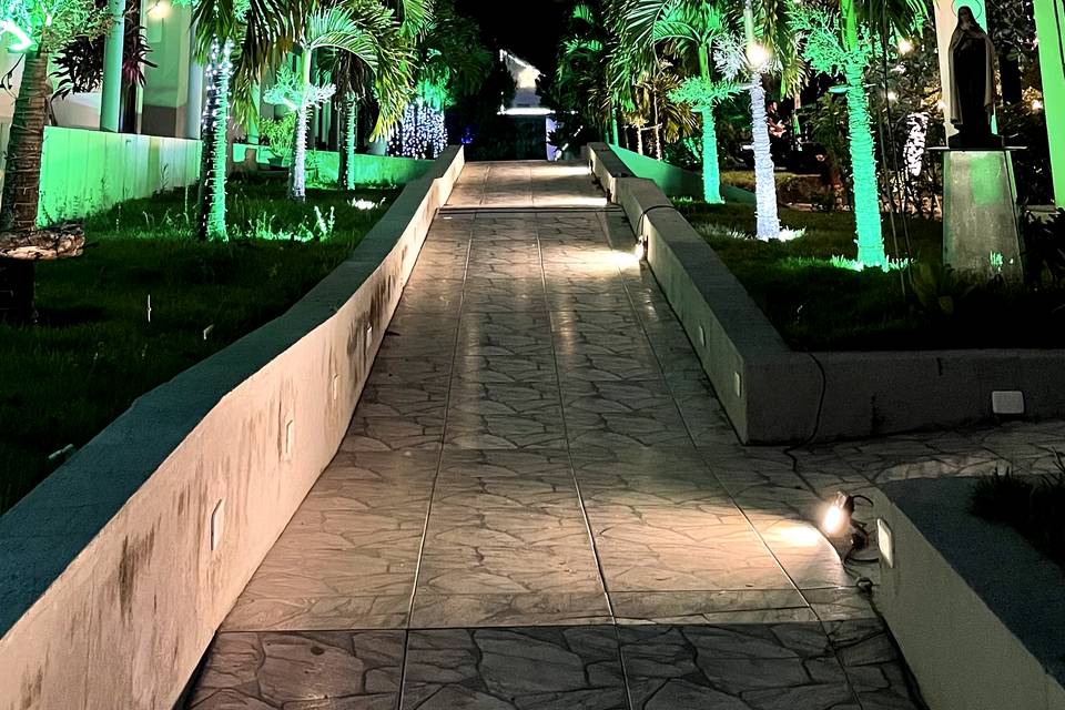 Luz Cênica para Entrada Jardim