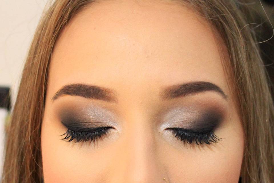 Make neutra e bem esfumada