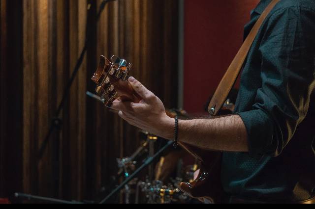 Guitarra - Mikael