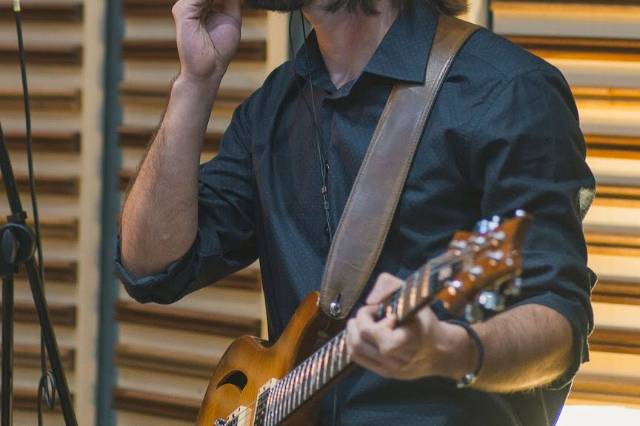 Guitarra/Violão - Mikael