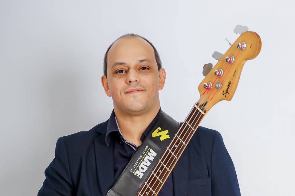 Paulo Barbosa – Baixo