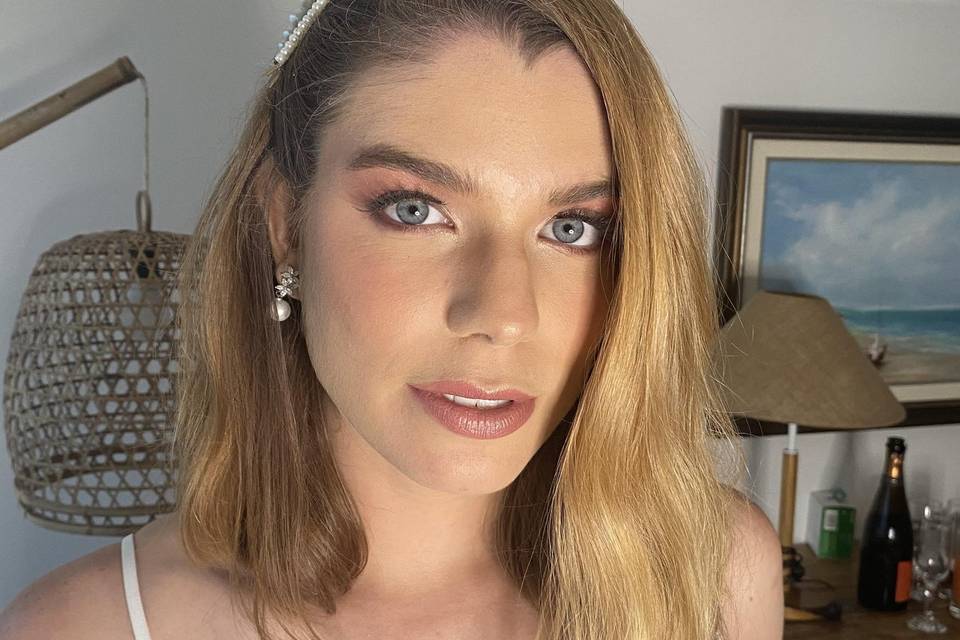 Cabelo e make para a festa