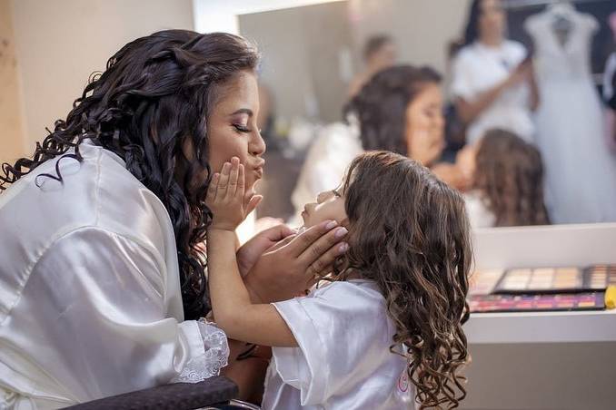 Ingrid Busquet - Maquiagem e Penteado