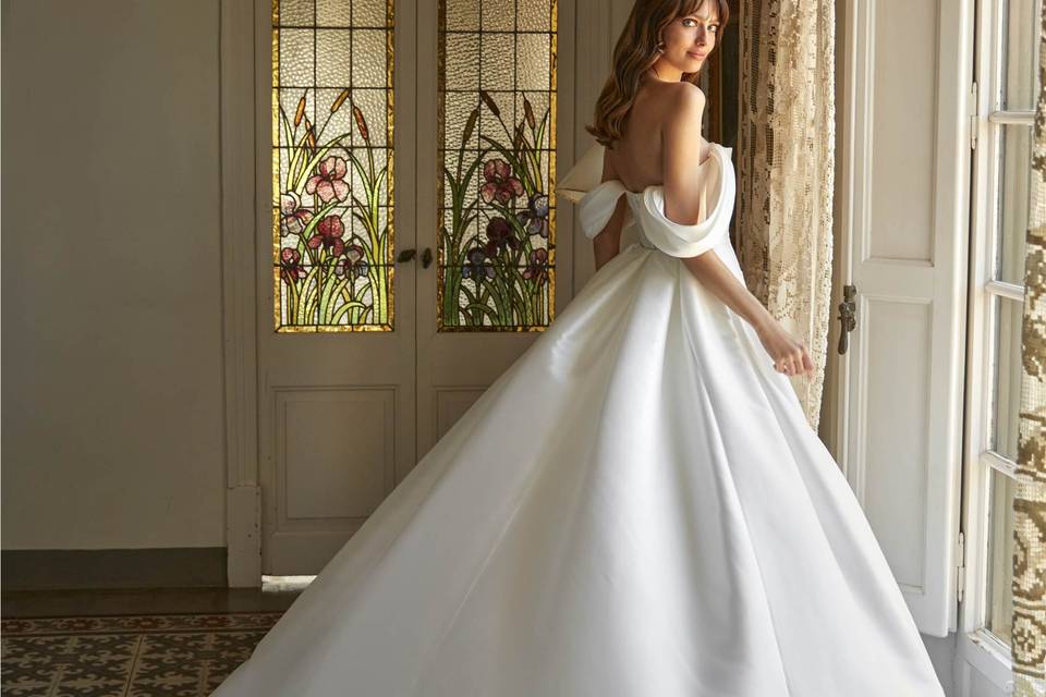 Nicole Milano by Pronovias