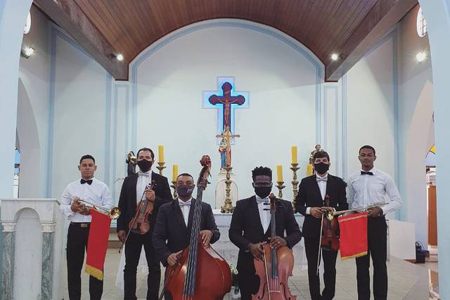 Quarteto de cordas e trompetes