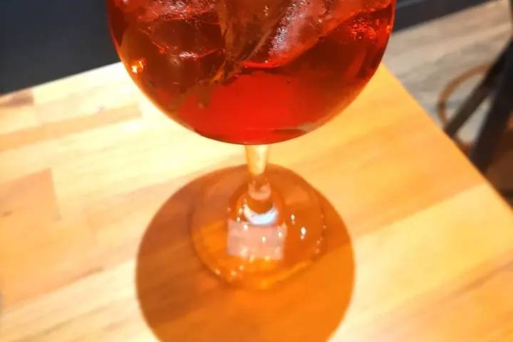 Gin de hibisco