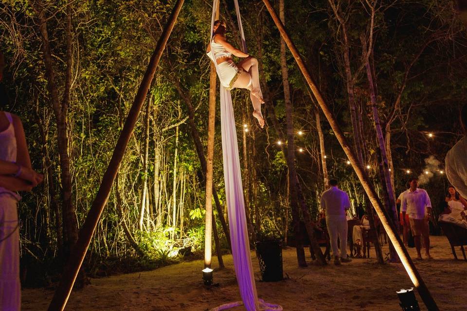 Tecido acrobático
