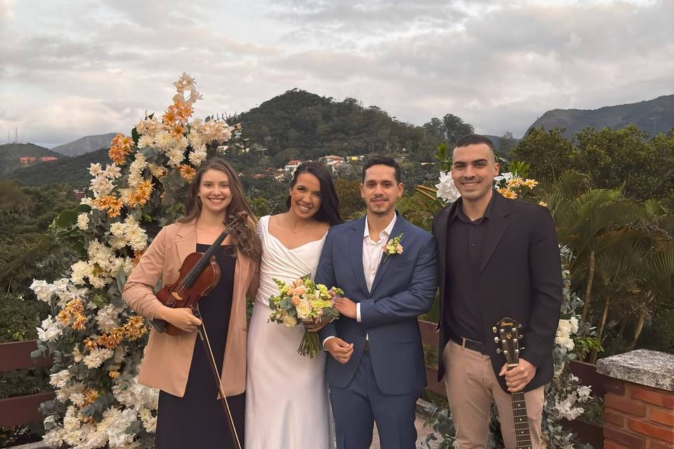 Mais um casal satisfeito!