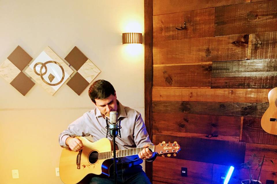 Fábio Marthins Voz e Violão