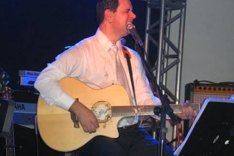 Fábio Marthins Voz e Violão