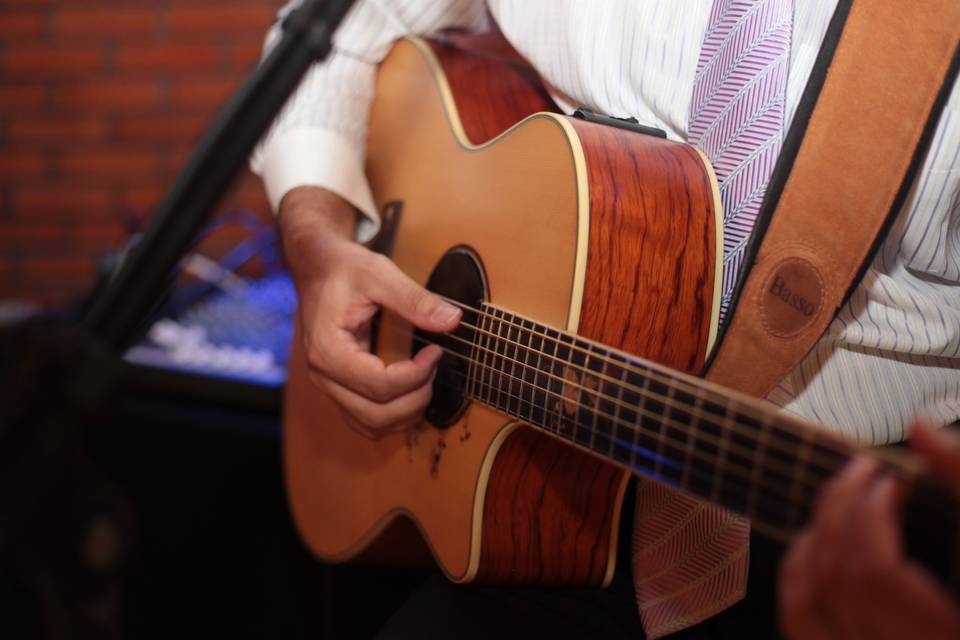Fábio Marthins Voz e Violão