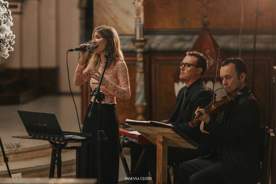 Juliana Silveira Cantora e Compositora