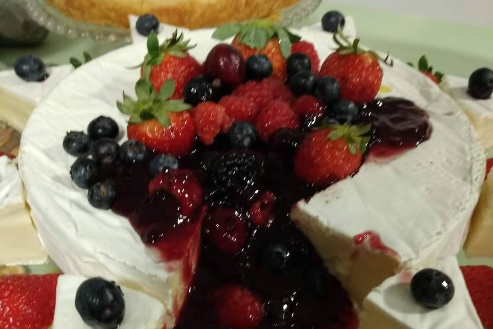 Queijo Brie c/ geleia de 🍓