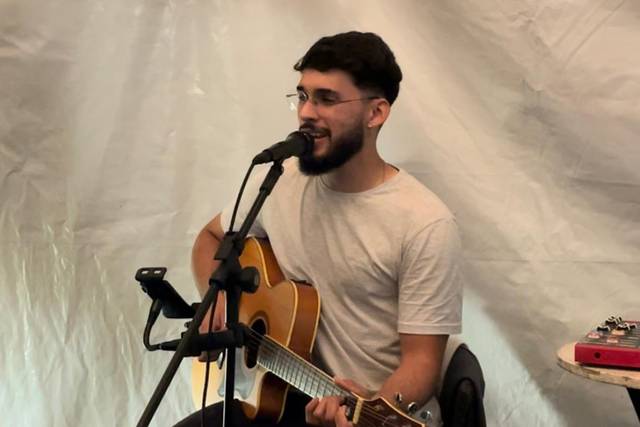 Música ao vivo no Barziin