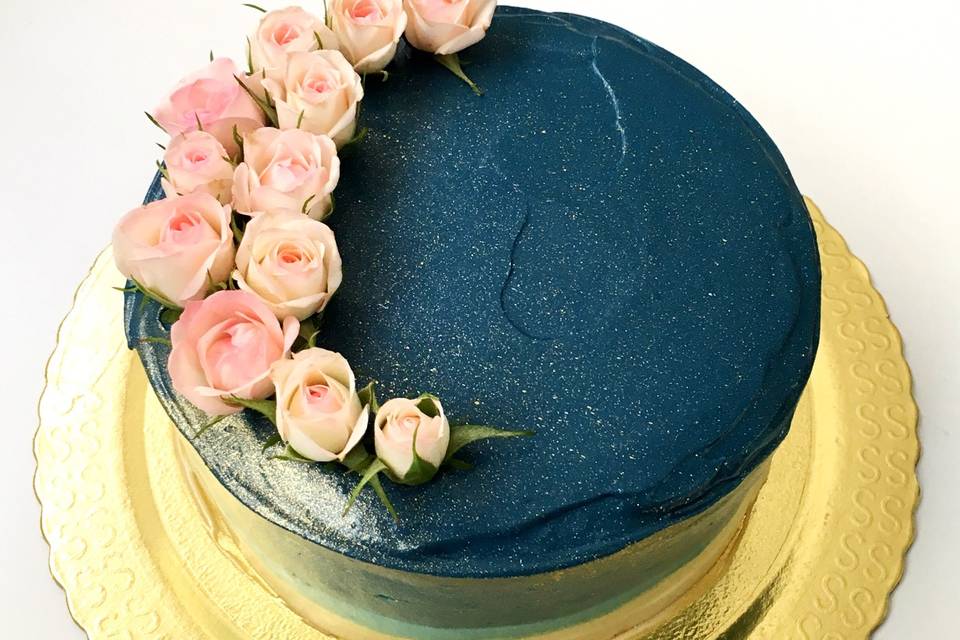 Blue cake com flores