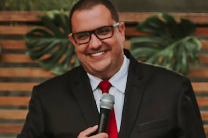 Celebrante Raul Chioveto