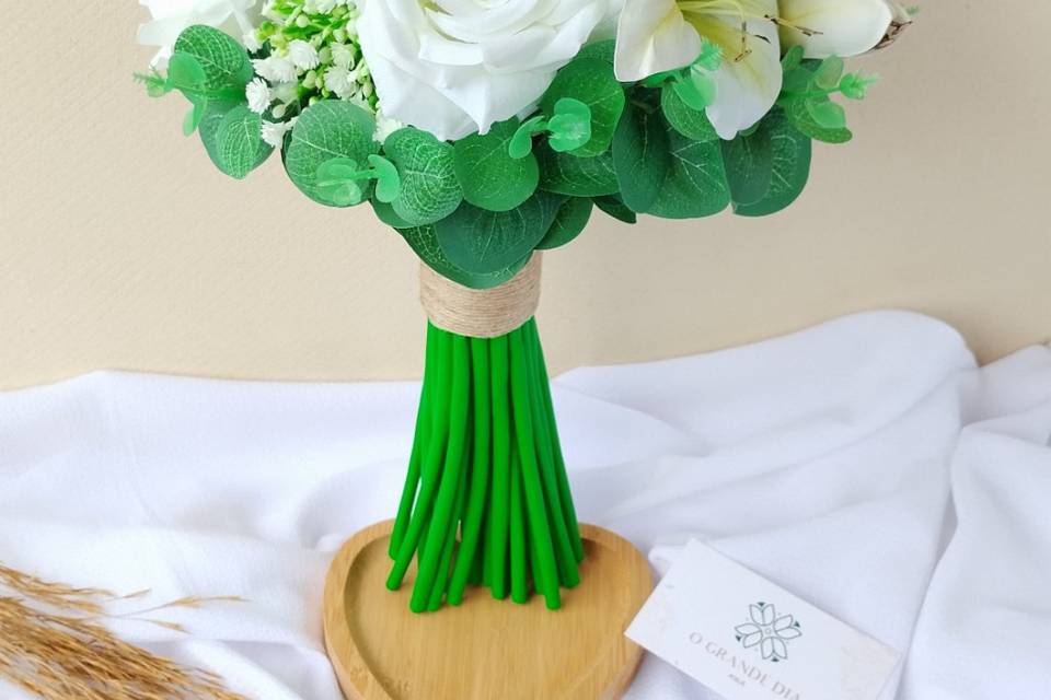 Buquê de rosas e lírios