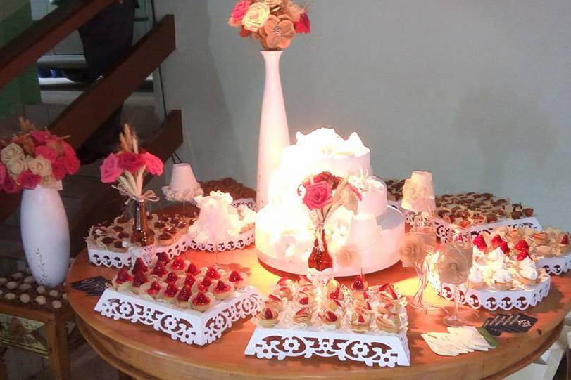 Decoração de mesa de bolo