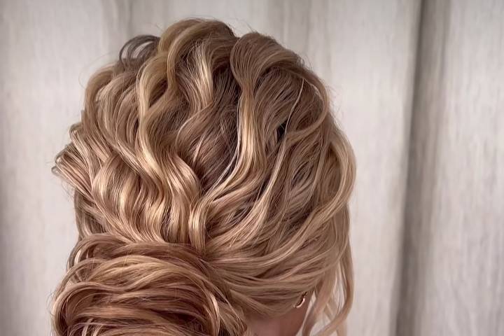 Ella's Débora Hair Styles