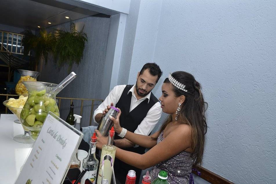 Preparando um drink