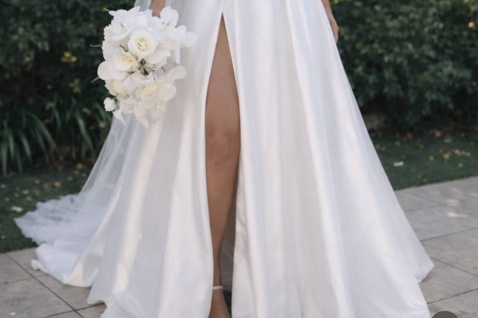 Noiva minimalista plus size