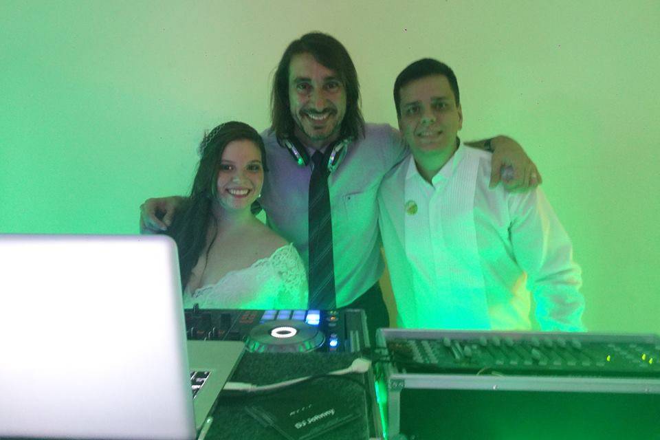 DJ Johnny Som & Luz