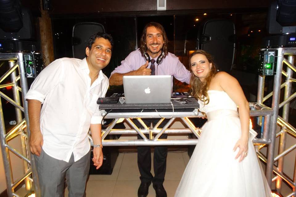 DJ Johnny Som & Luz