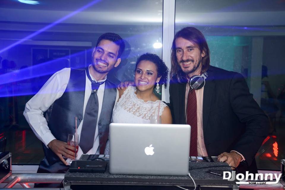 DJ Johnny Som & Luz