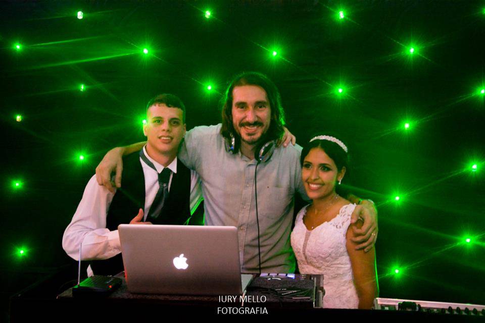 DJ Johnny Som & Luz