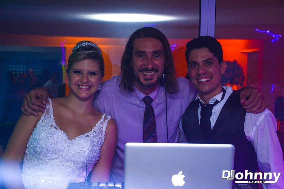 DJ Johnny Som & Luz