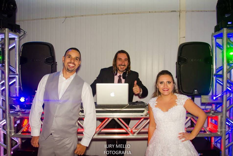 DJ Johnny Som & Luz