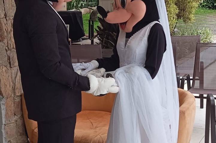 Mickey & Minnie