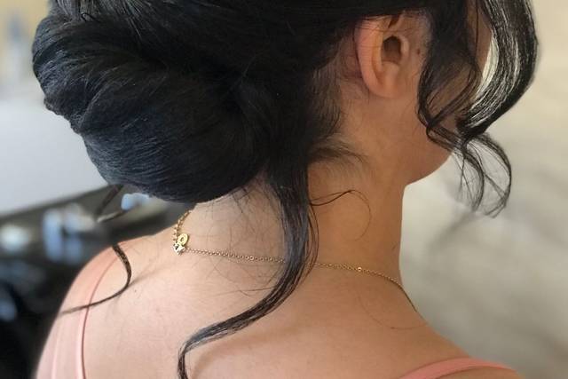 Penteado e maquiagem