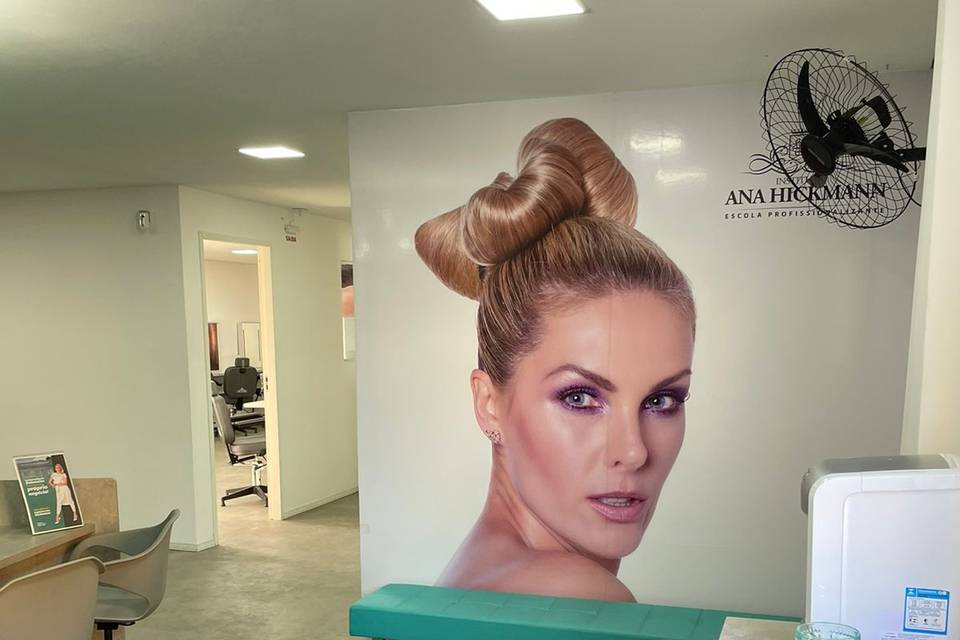 Instituto Ana Hickmann, que oferece curso de cabeleireiro