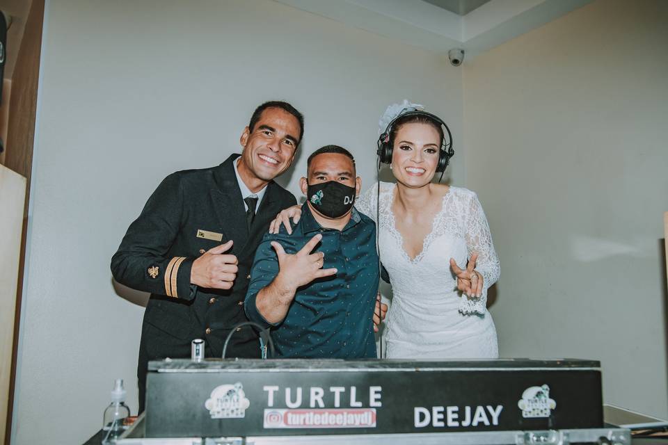 Turtle Deejay